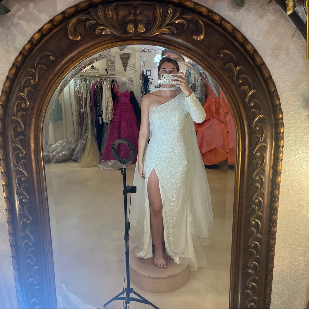 Pageant/Formal/Wedding/Prom Elegant One-Shoulder White Gown
